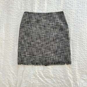 Sigrid Olsen Sport Petite 8P Black White Tweed Skirt Silk Blend Fringe D53